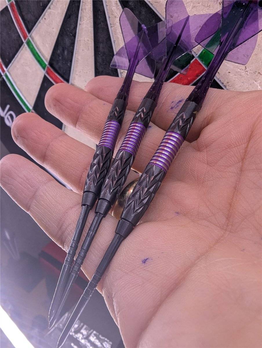 B-Ware - Gebraucht - Mission Vector Darts Black PVD & Purple Electro 95% Steeldarts 22 Gramm  Steeldarts